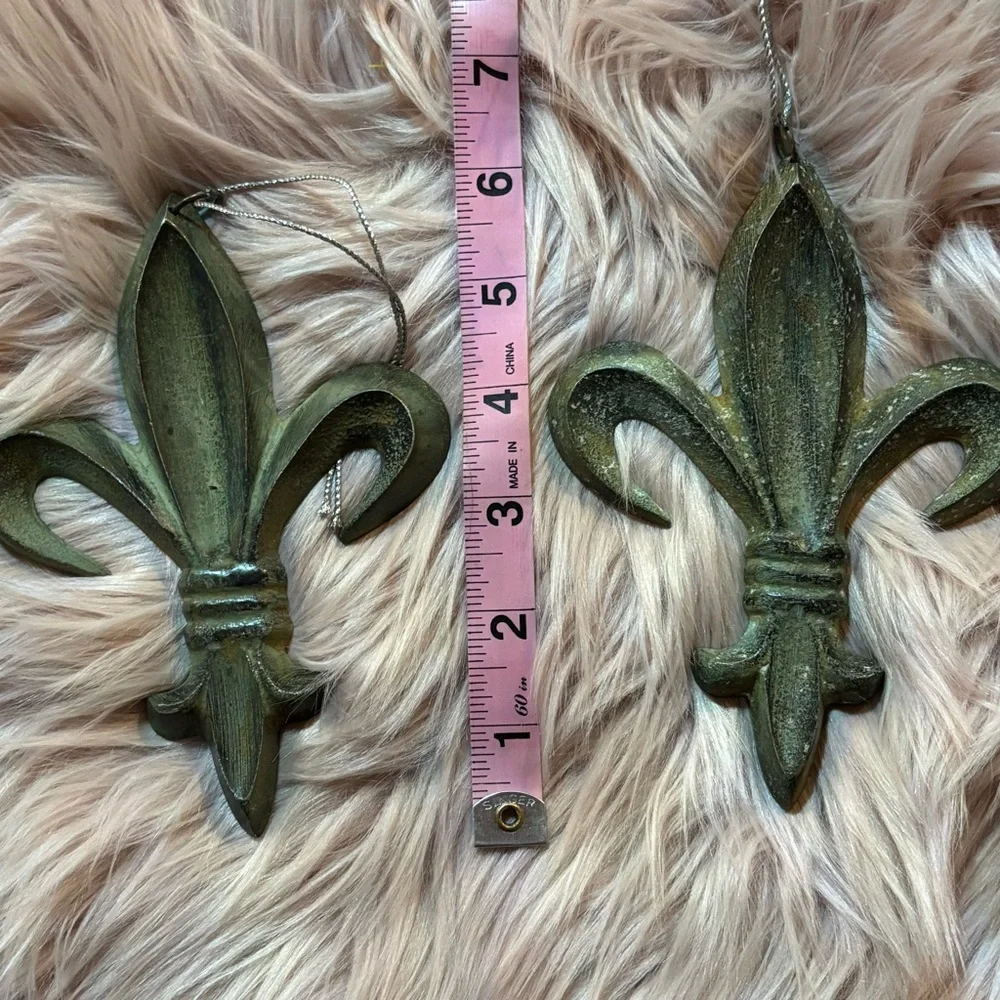 Elegant Fleur-de-Lis Ornaments or Wall Decor (Set Of Two)